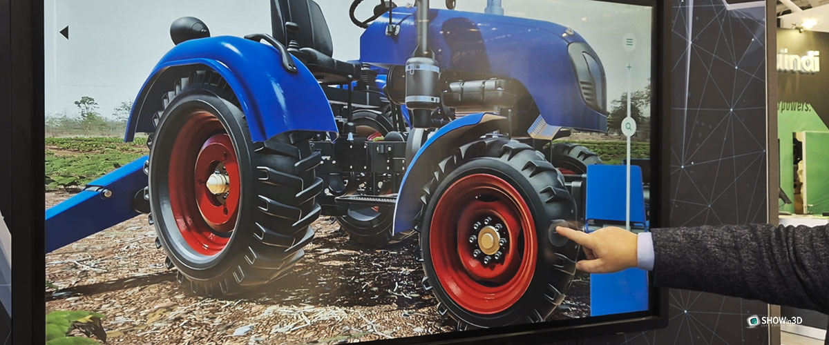 Presentazione di un trattore configurato durante una fiera