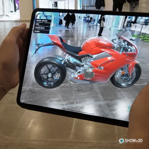 Realtà virtuale e aumentata di una moto rossa